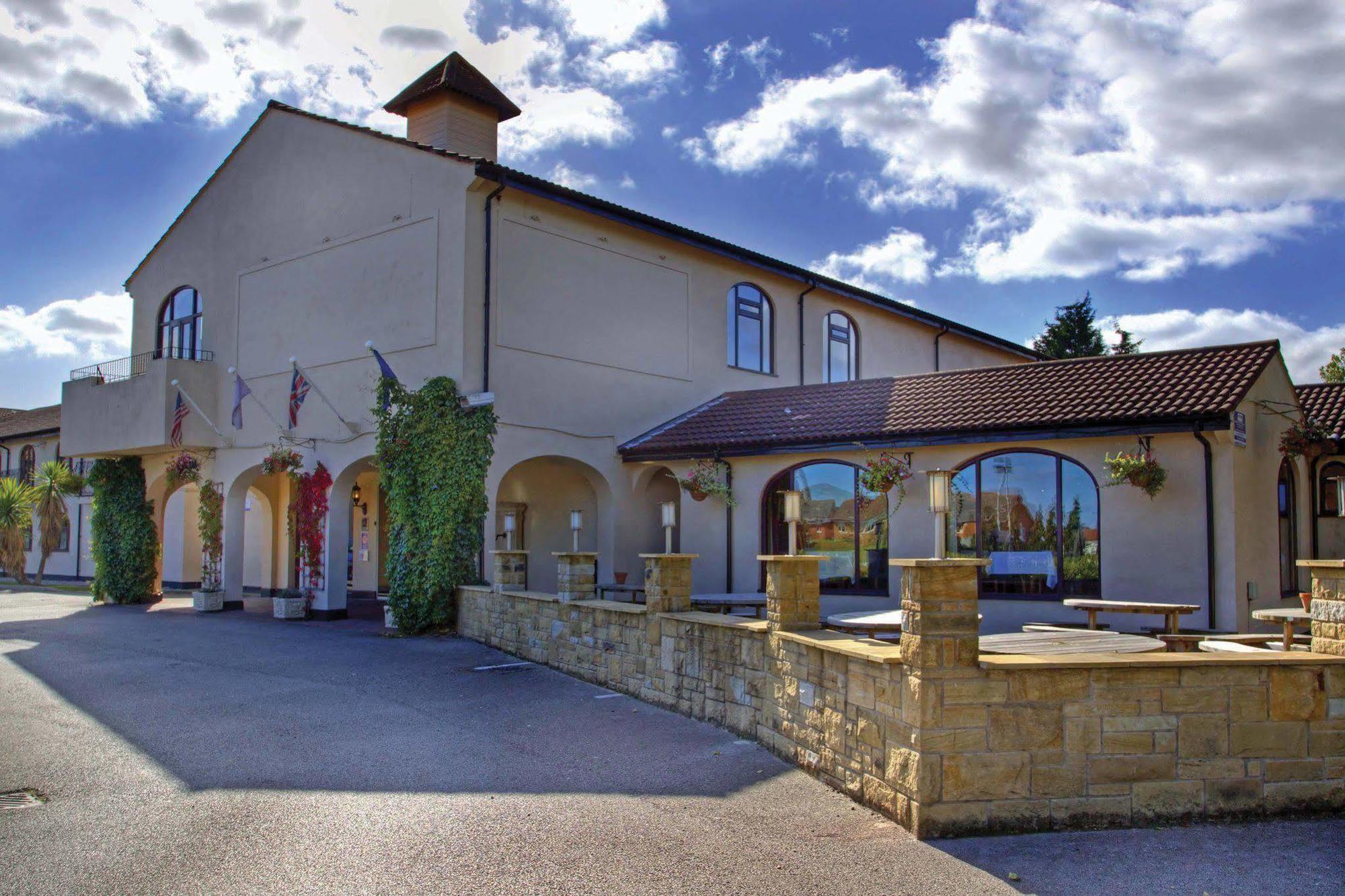 Widnes Halton Everglades Park Hotel Kültér fotó