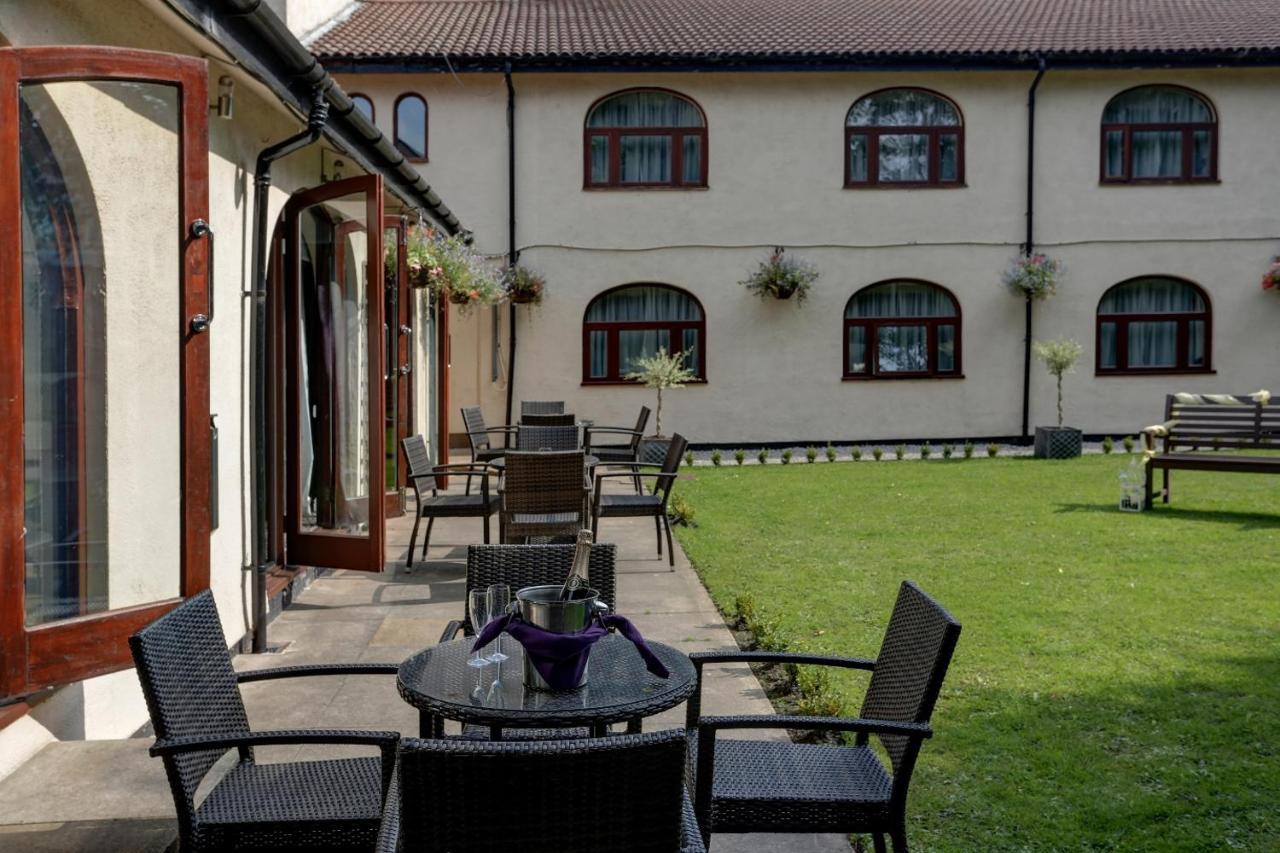 Widnes Halton Everglades Park Hotel Kültér fotó